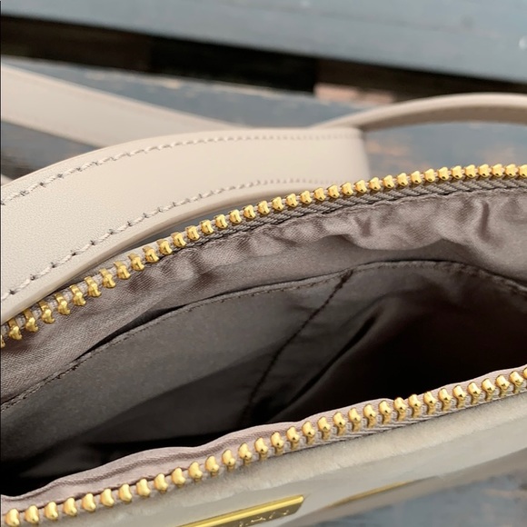 Joy & Inman Leather Handbag - Picture 4 of 7